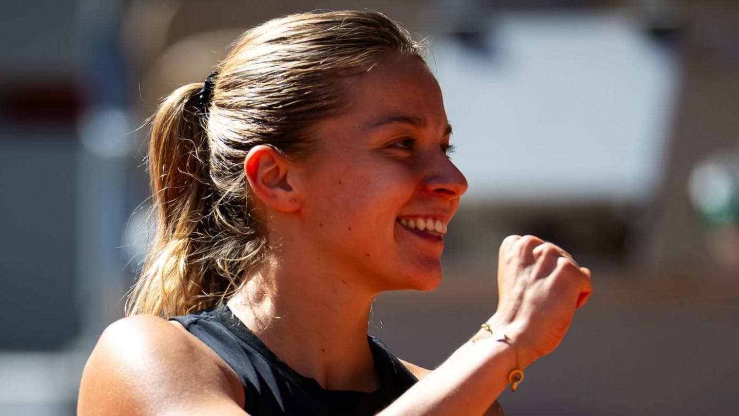 Maja Chwalinska Advances to Quarter-Finals of French Open