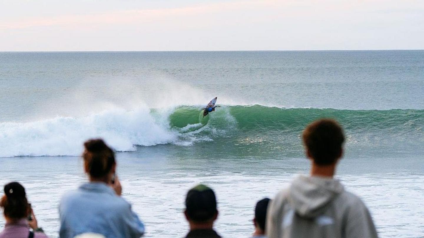 Photographer Injured in Water During World Surf League Event in New Zealand
