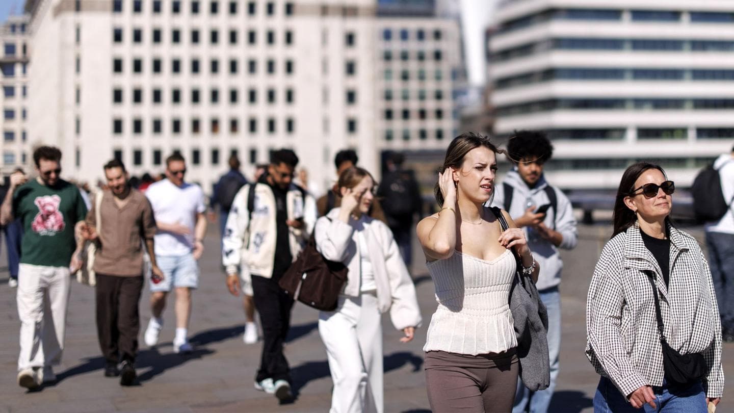 Forecast for UK to peak at 26C before temperatures plunge
