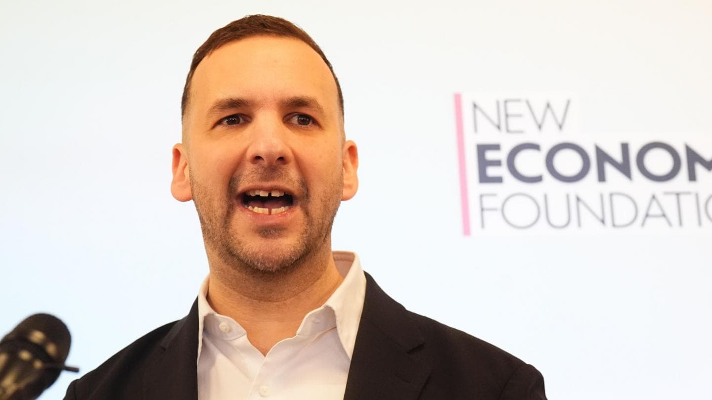 Greens push for billions to be spent on energy support if bills rise