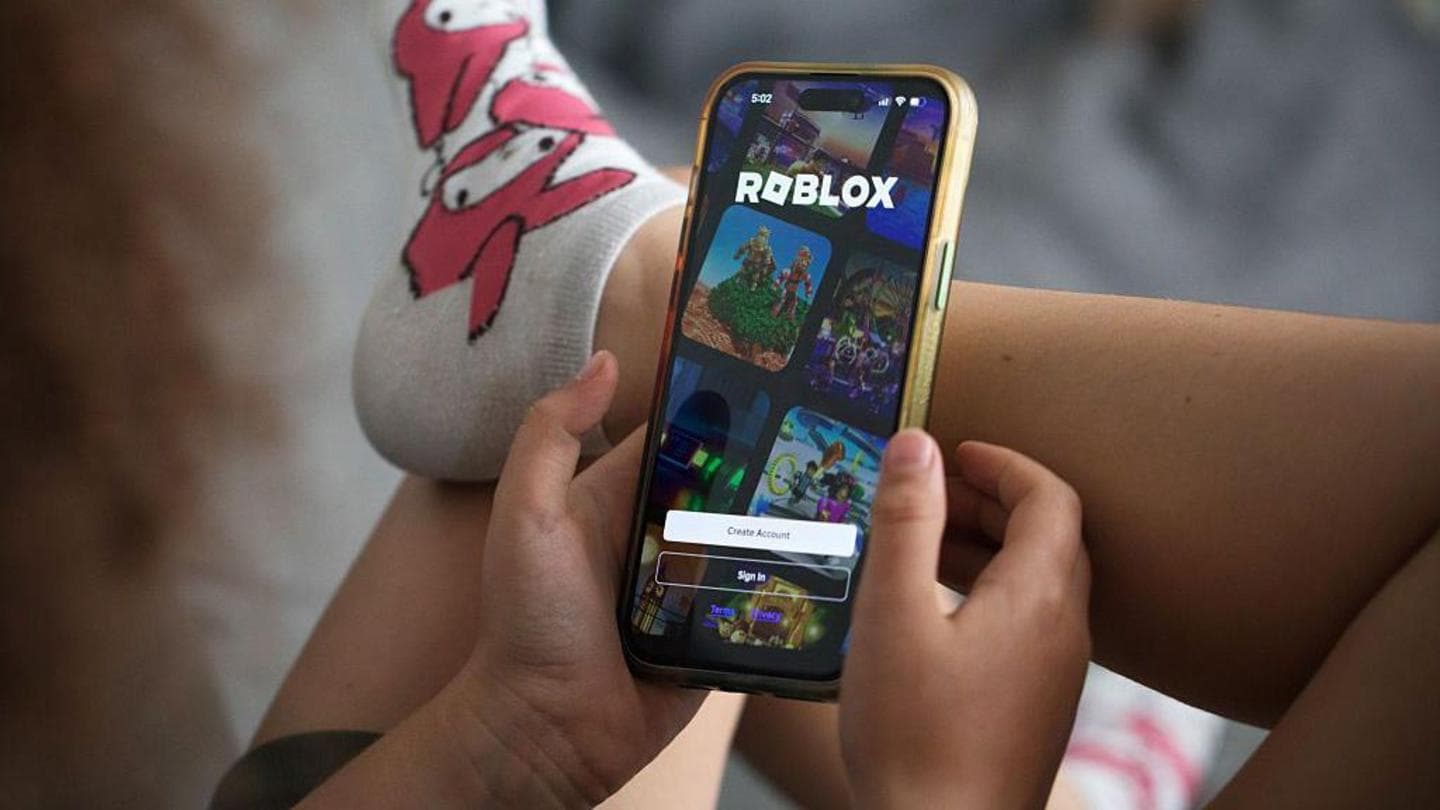 Parents should monitor children '24/7' on Roblox, says developer