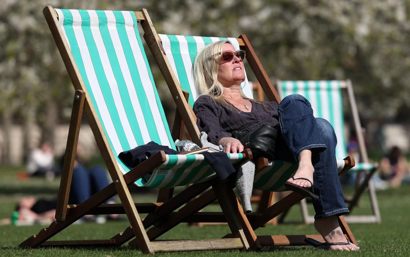 UK temperature reaches 19.5C in warmest day of year so far