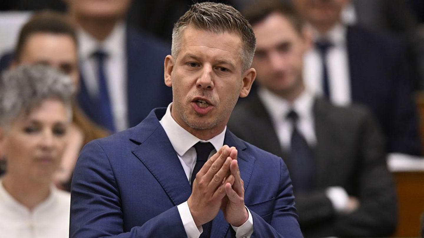 Hungarian Parliament Limits Prime Minister's Tenure to Eight Years