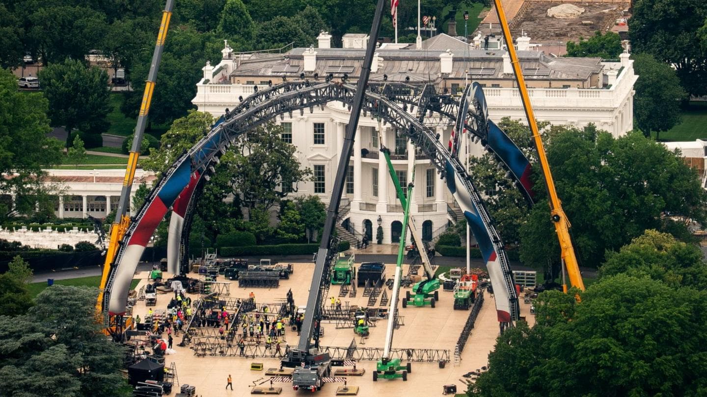 Construction of UFC Arena Begins at the White House for Independence Day Celebration