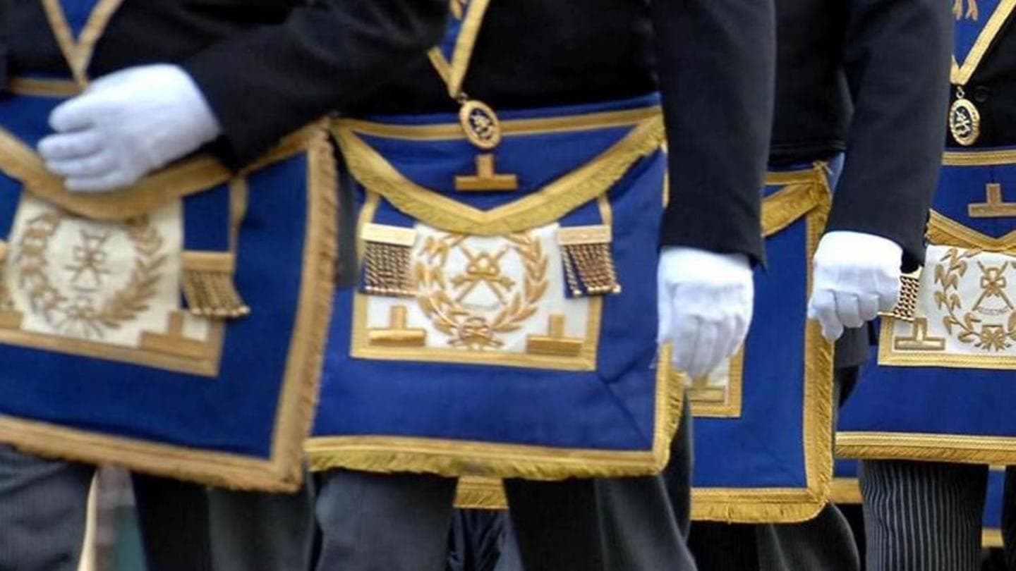 Hundreds from Met Police declare Freemasons links