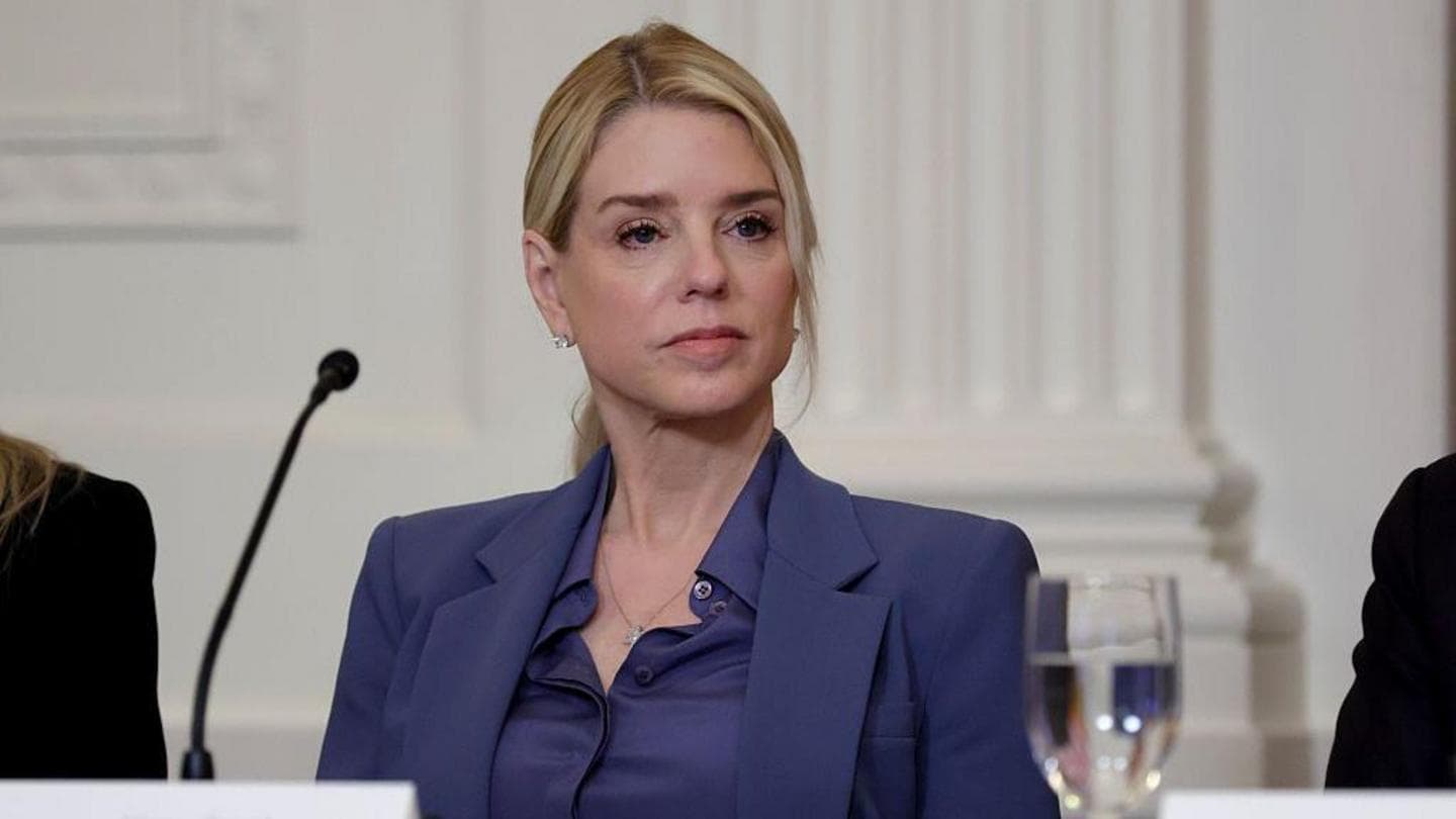 Pam Bondi, former US attorney general, testifies in Epstein congressional inquiry