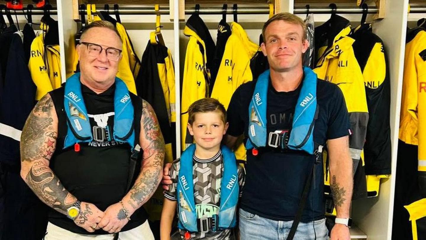 Eight-Year-Old Calls Grandmother for Help After Kayak Capsizes with Grandfather