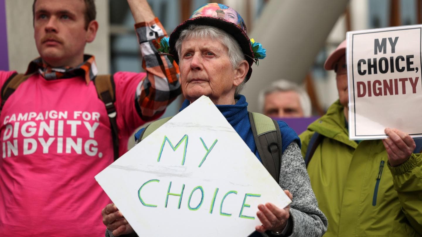 MSPs back six month amendment to assisted dying bill