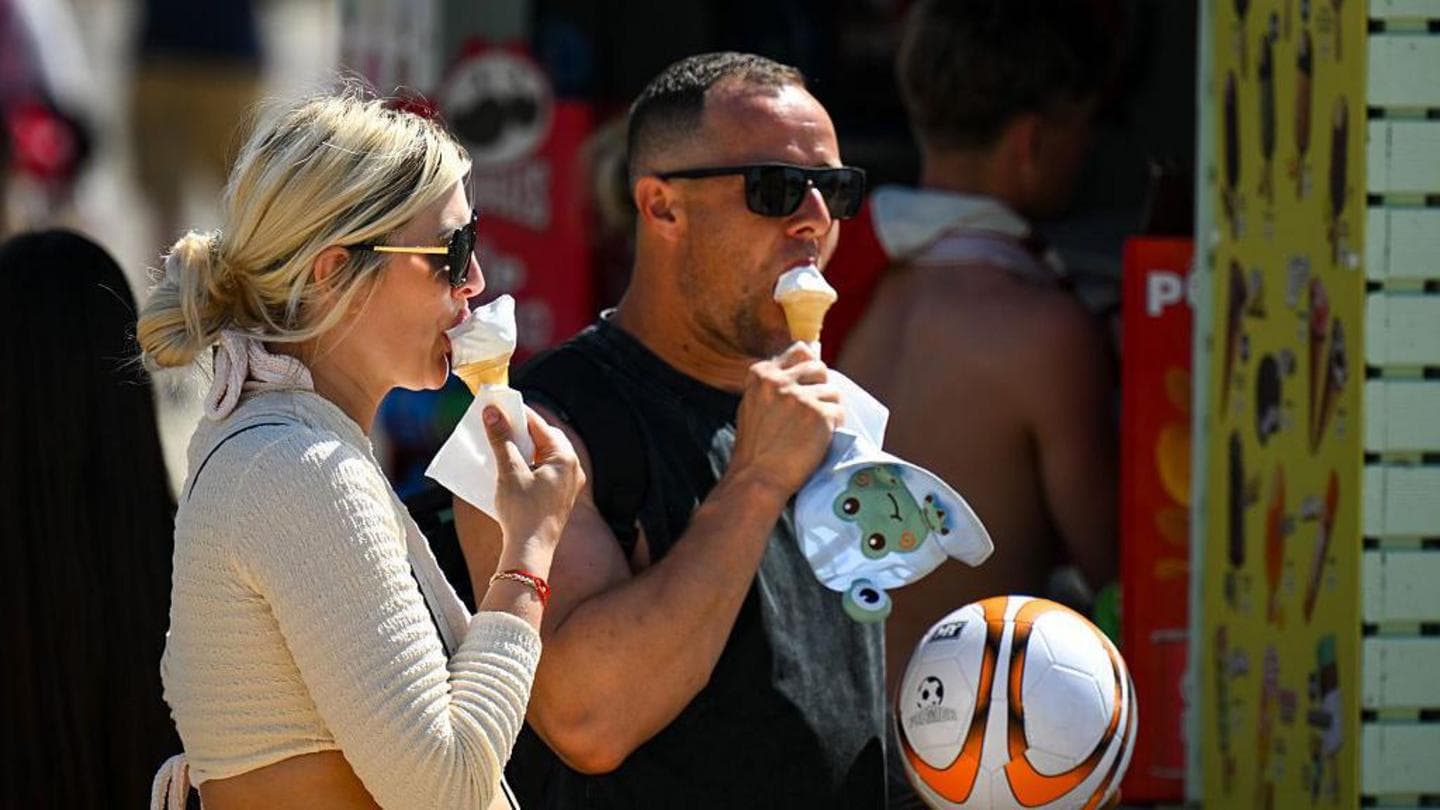 UK Sets Record for Hottest May Day as Crowds Visit Beaches and Parks