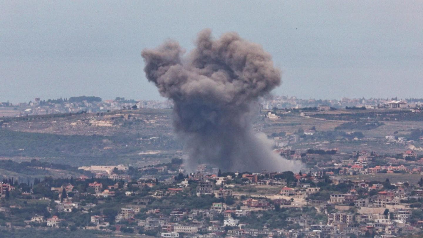 Israeli Strikes in South Lebanon Result in Deaths of Two Paramedics and Eight Others