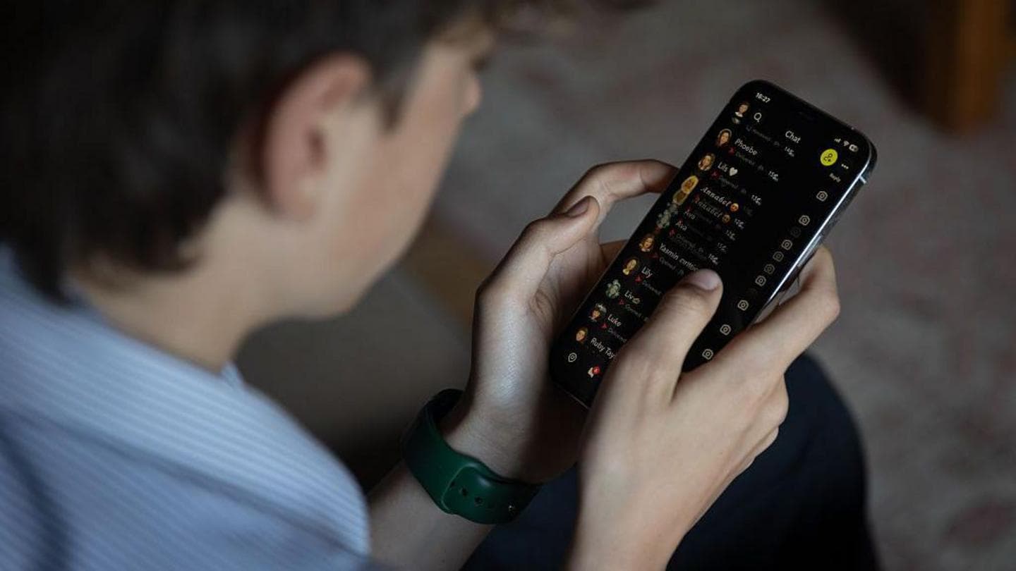 Canada Introduces Legislation to Ban Teen Access to Social Media with Exceptions for Tech Companies