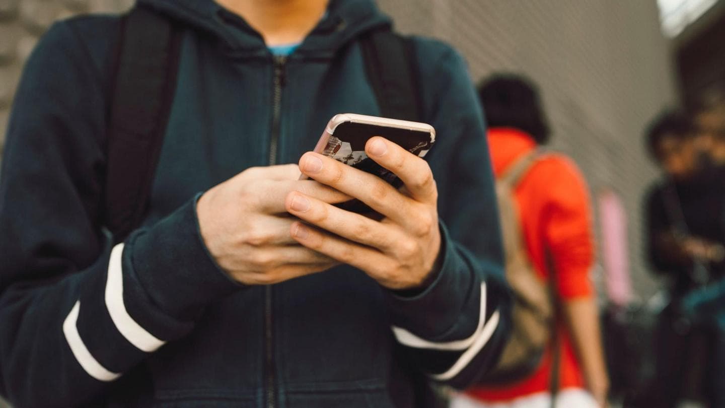 UK Police Leaders Advocate Blocking Unsafe Social Media for Under-16s