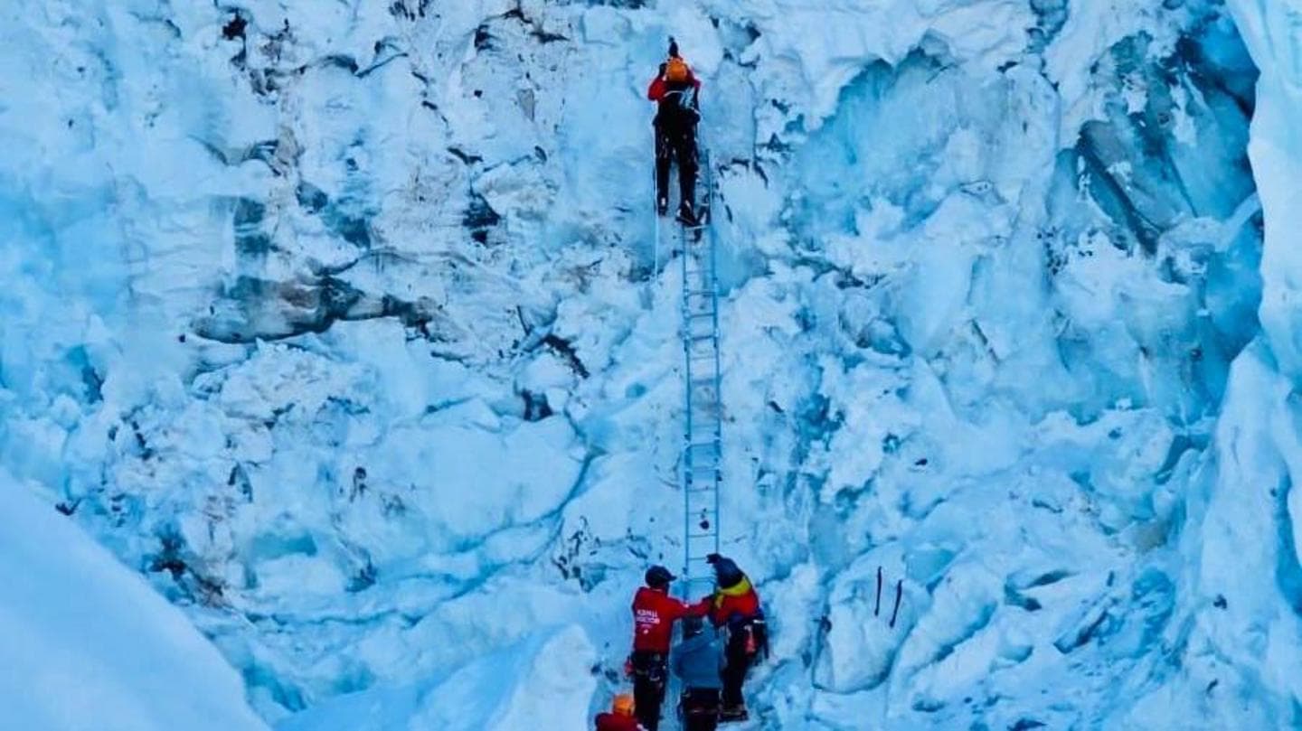 Path cleared for Everest climbers after huge ice block