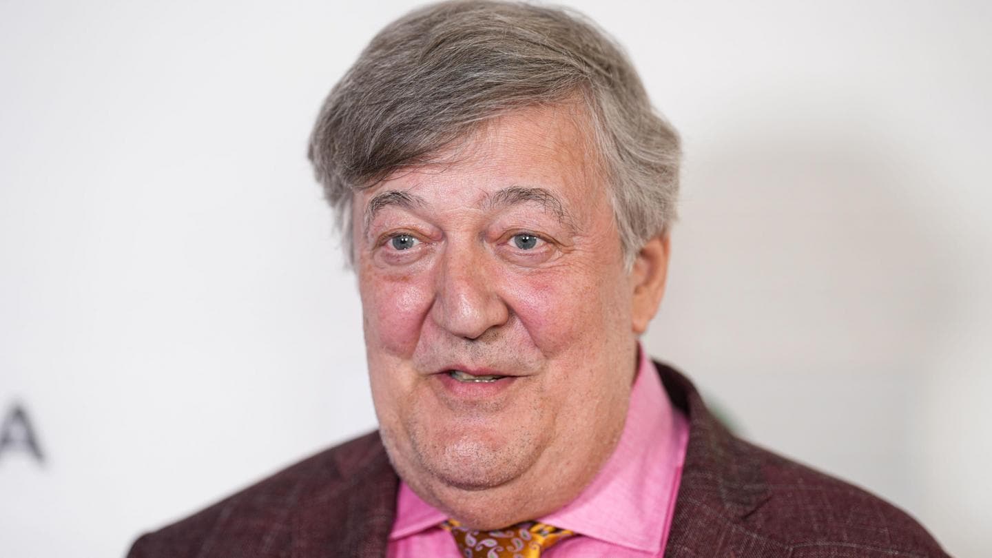 Stephen Fry sues tech conference for up to £100,000 over fall injuries