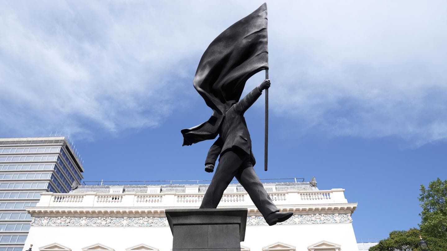 How did Banksy put up a statue in central London?