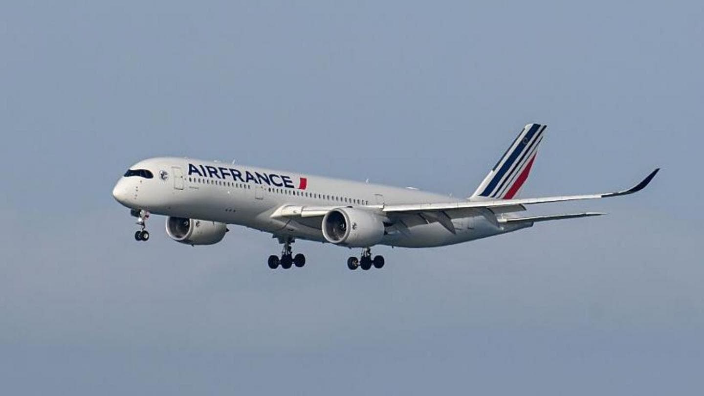 US-bound flight diverted to Canada after passenger from Ebola region boards mistakenly