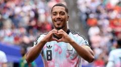 Manchester United signs Youri Tielemans from Aston Villa for £35 million
