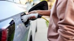 Government Considers Reducing Electric Vehicle Sales Target to 50% by 2030