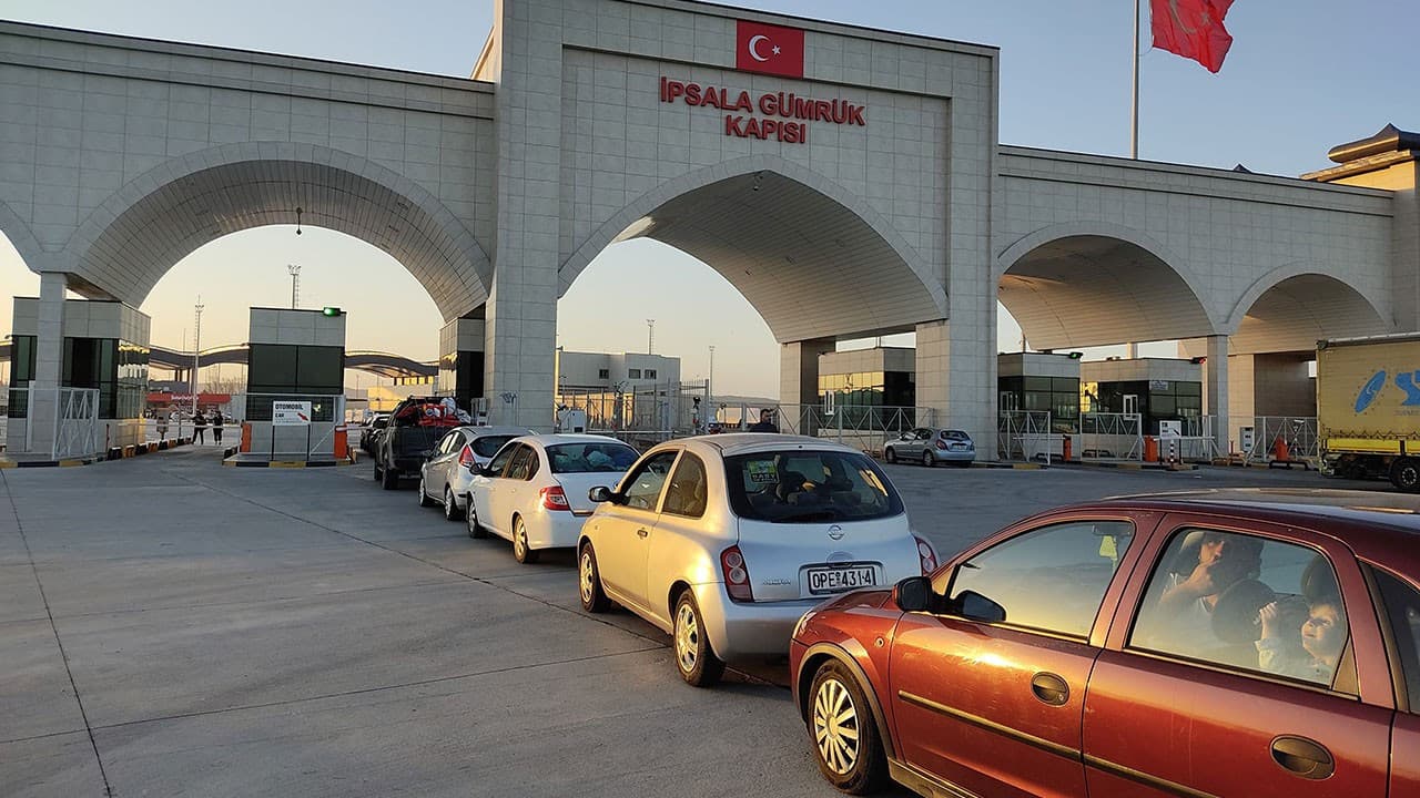 Sınır kapılarında Kurban Bayramı yoğunluğu: Araç ve yolcu girişleri arttı