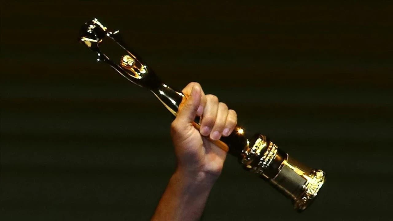 Altın Koza Film Festivali'nde En İyi Film Ödülü 'Bir Arada Yalnız'a verildi
