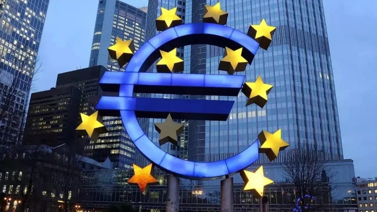 Euro Bölgesi’nde sanayi üretimi beklentilerin aksine daraldı