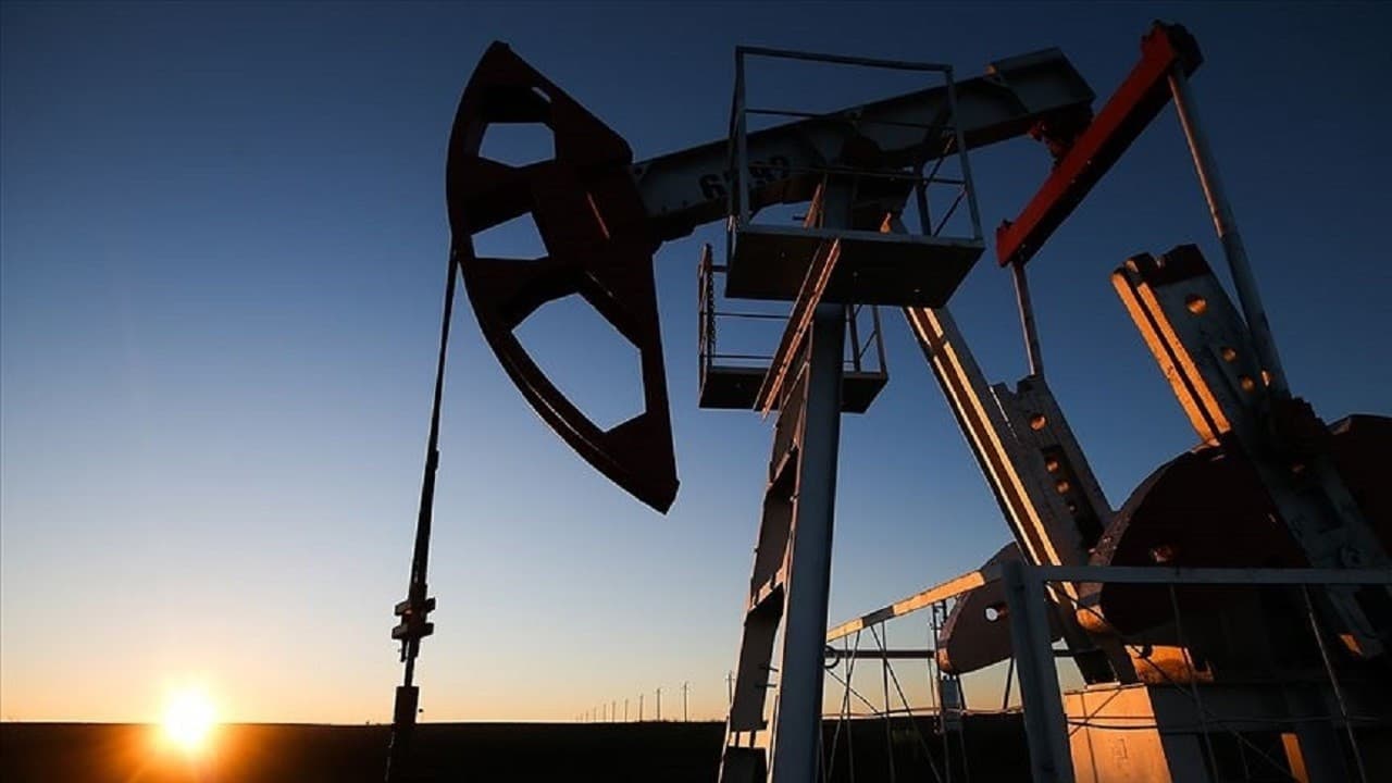 Kritik eşik kırıldı: Brent petrolün varil fiyatı 100 doların altına geriledi