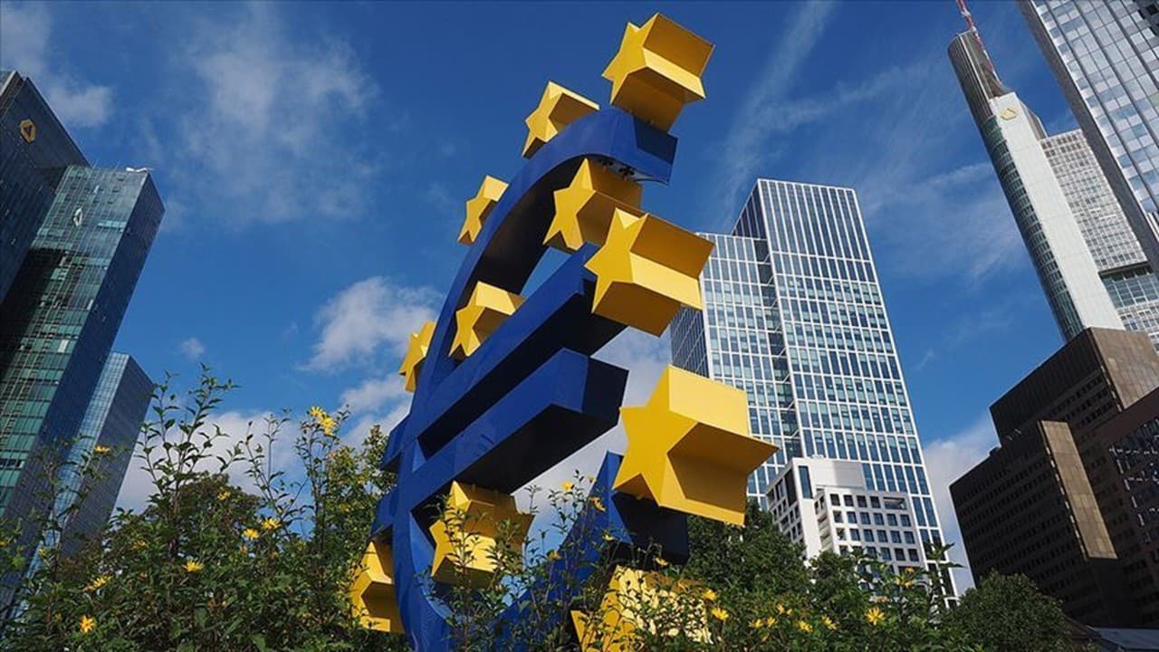 Euro Bölgesi'nde enflasyon enerji fiyatlarıyla arttı
