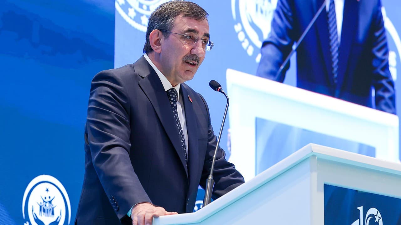 Cumhurbaşkanı Yardımcısı Yılmaz: Bu zor dönemde ekonomimizi sağlam tutmaya devam ediyoruz