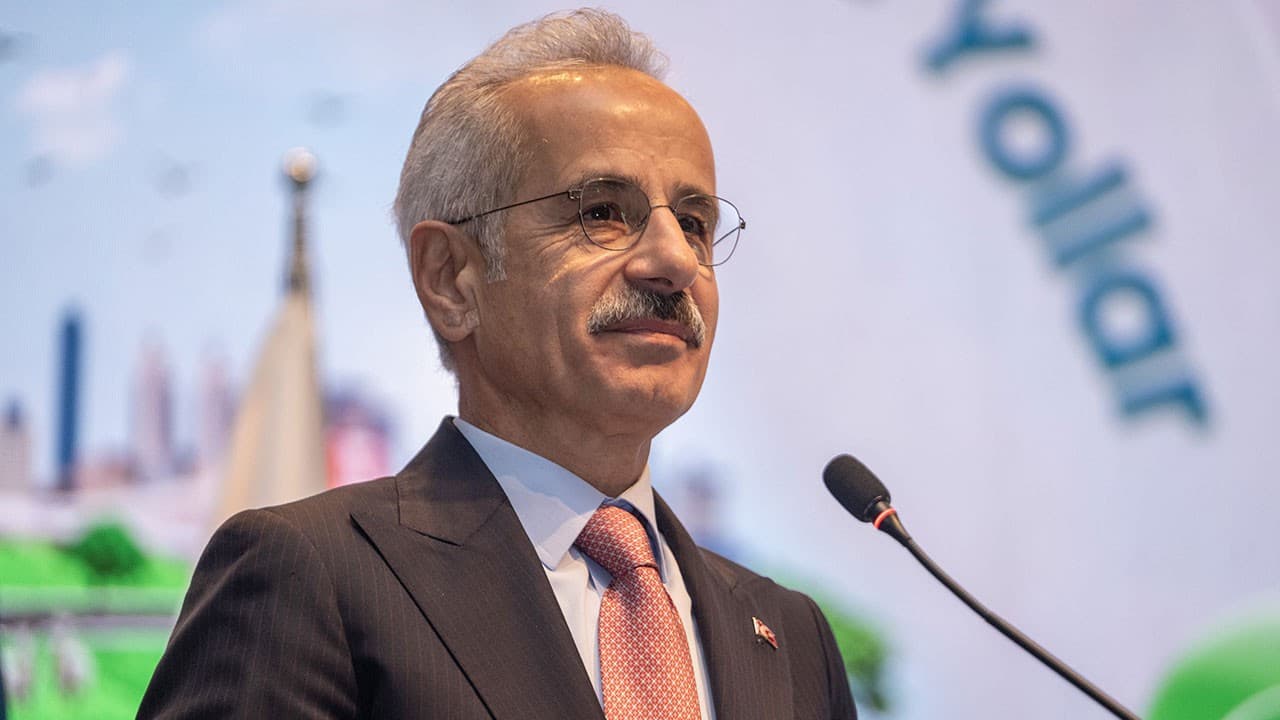 Bakan Uraloğlu: İran'a yakın limanlarımızda yük artışı olabilir