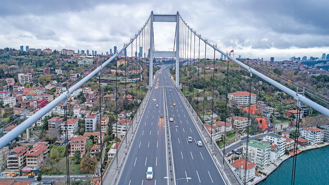 2025’te otoyol ve köprülerden 1,1 milyarı aşkın araç geçti