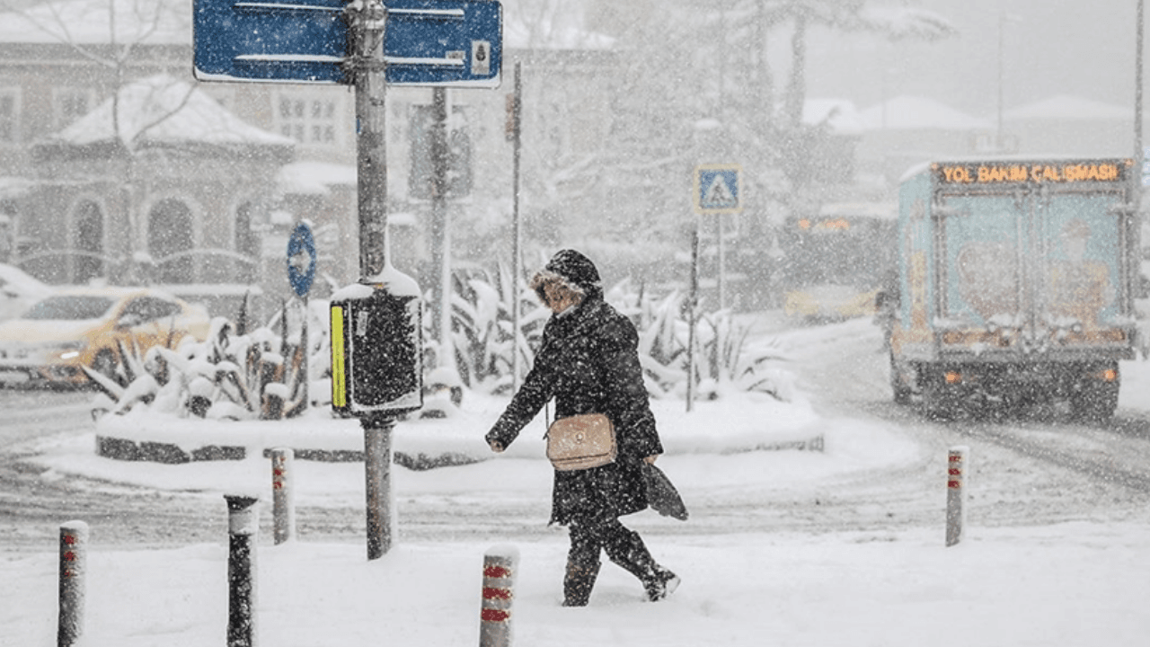 İstanbul'da kar ne kadar sürecek? İstanbul kar yağışı ne zaman bitecek?