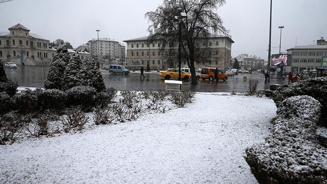 Sivas'ın bazı ilçelerinde eğitime ara verildi
