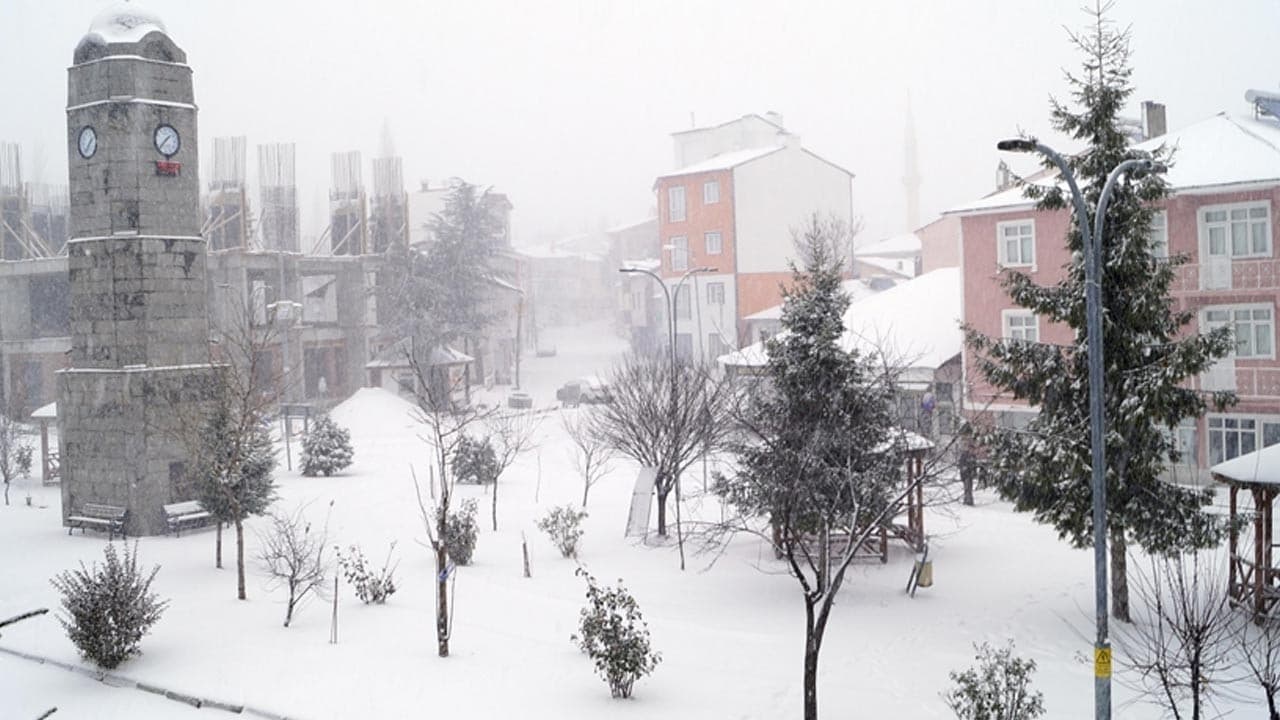 Tokat'ta eğitime kar engeli