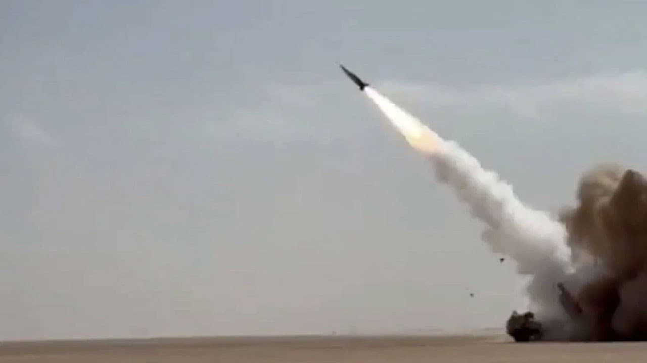 İran, ABD-İsrail hedeflerine yeni füze ve İHA saldırıları düzenlediğini duyurdu