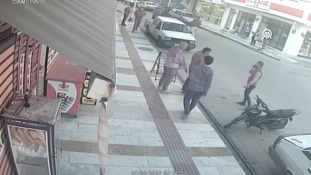 Denizli'deki deprem anı kameralarına yansıdı