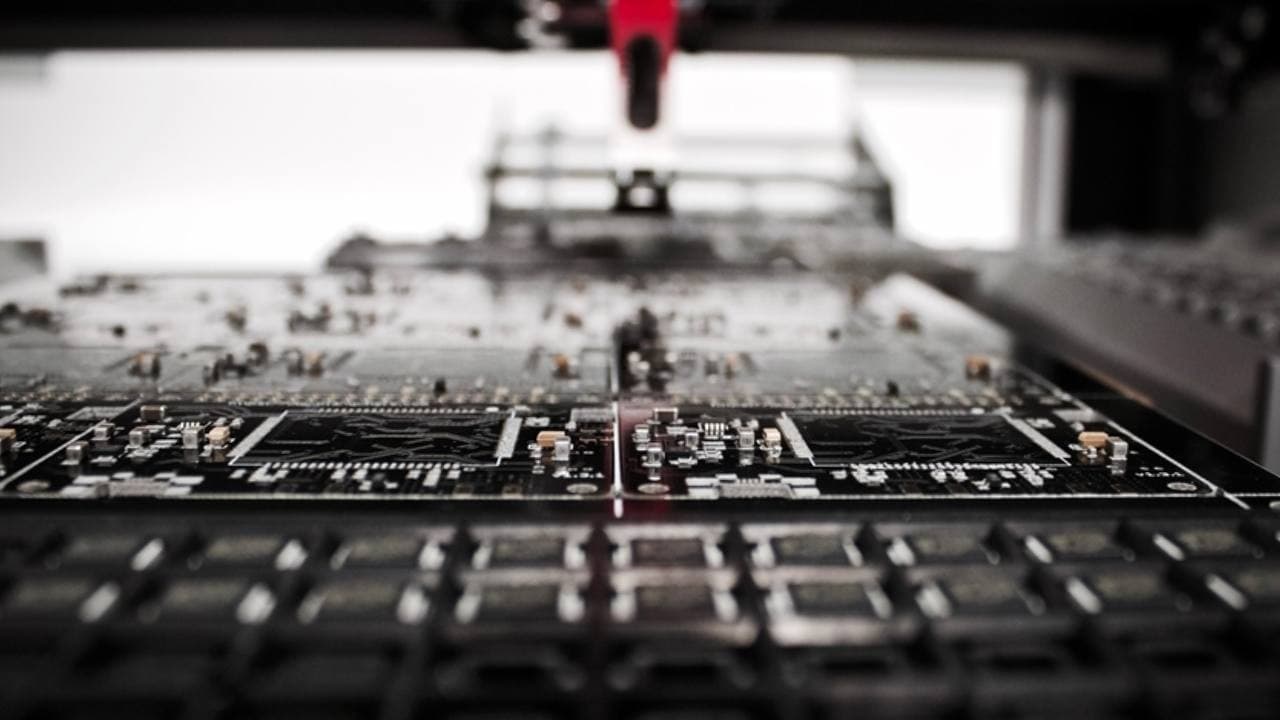 Teknoloji devleri alarmda: Hürmüz Boğazı krizi çip sektörünü vurdu