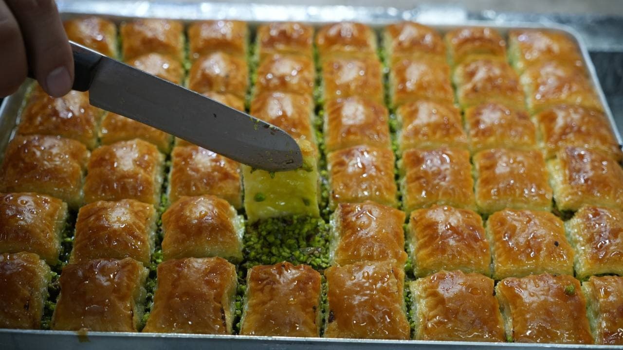 Bayram öncesi baklava mesaisi başladı: Üretim 6 kat arttı, fiyat açıklandı