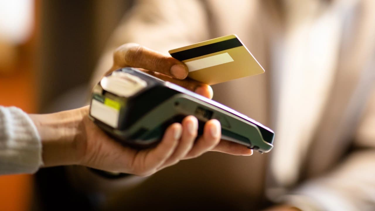 Kartlı harcamalar şubatta 2,2 trilyon lirayı aştı