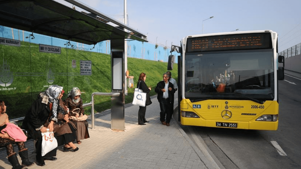 Bugün toplu taşıma ücretsiz mi? Bayramda otobüs, metro, metrobüs, tramvay, Marmaray bedava mı?