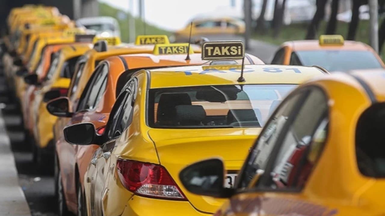 Sarılar boşta kaldı: Müşteri seçen taksiciler şimdi bulamıyor