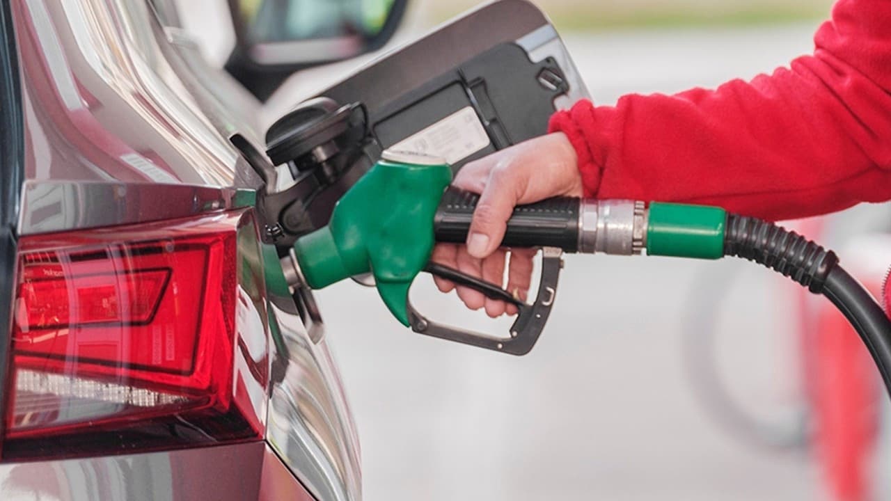 Slovenya'dan akaryakıt satışına sınır: Günlük limit 50 litre