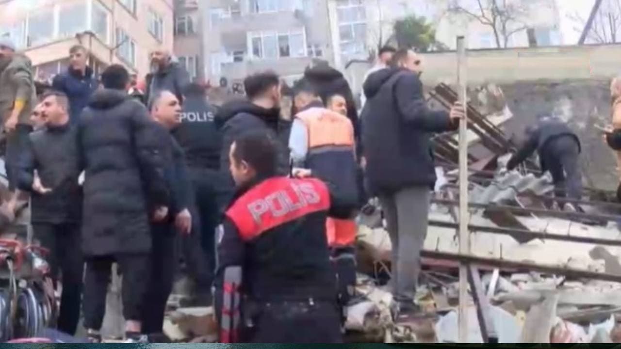 Son dakika... İstanbul Fatih'te bina çöktü: Kurtarma çalışmaları devam ediyor