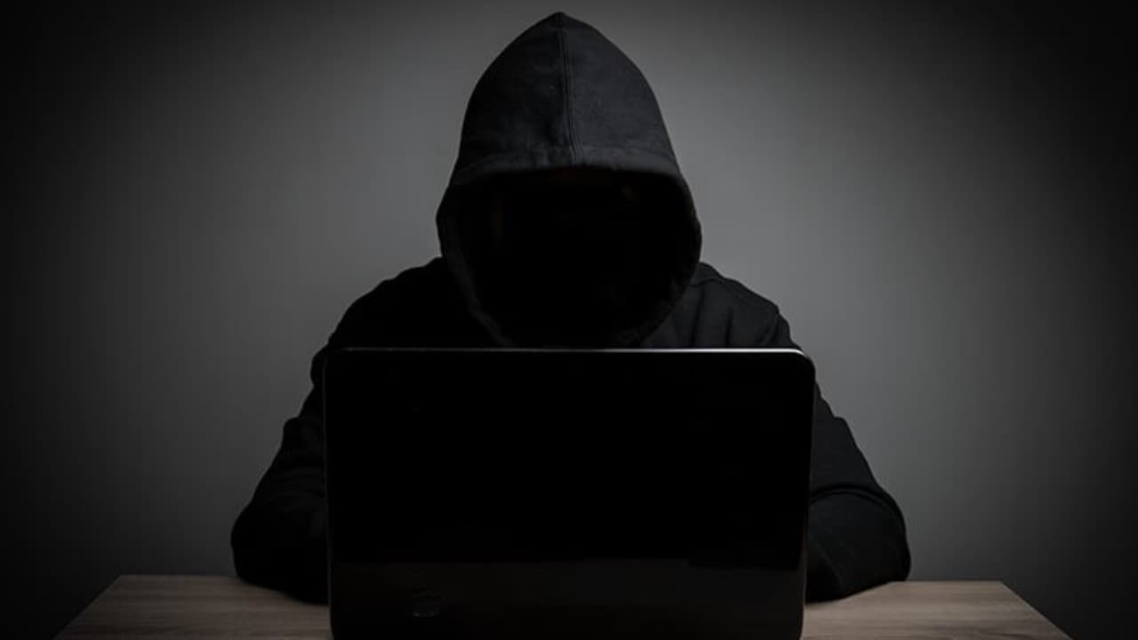 20 milyon kişinin bilgilerini almışlardı: 'Siyah şapkalı hacker'lar çökertildi