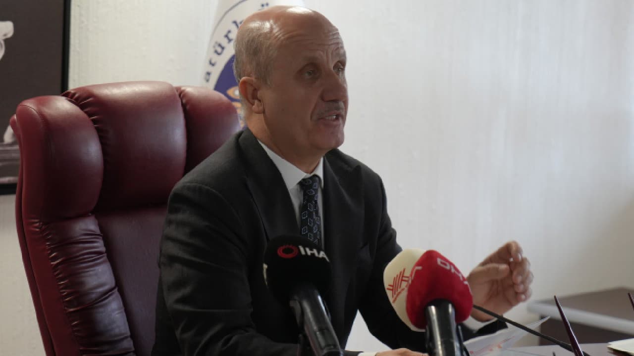 Üniversite eğitimi 3 yıla mı düşecek? YÖK Başkanı'ndan dikkat çeken açıklama