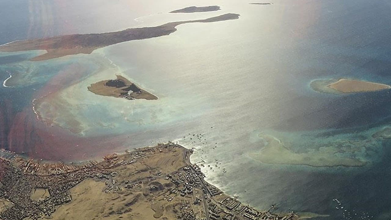 İran basını: Hürmüz Boğazı'ndan geçişler durduruldu