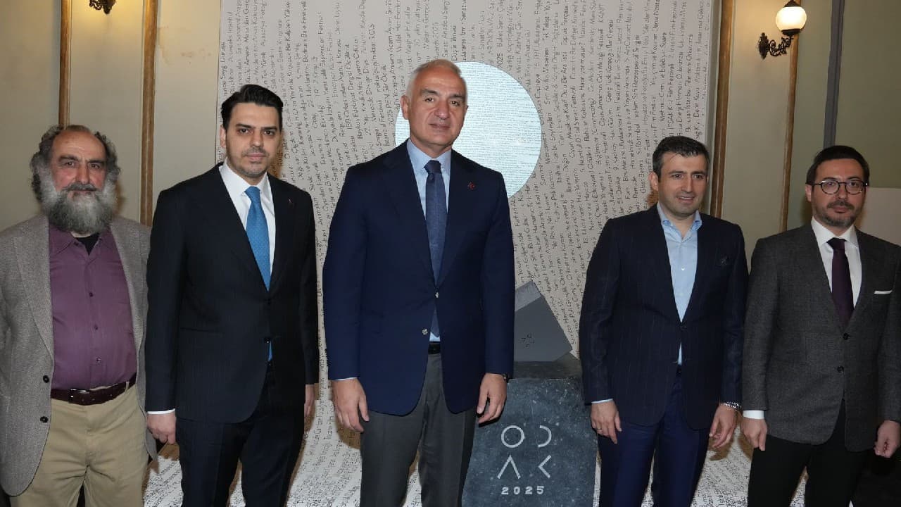 Karaköy Palas yeniden doğdu: ArtıKÜME 2025 ve ODAK Sergisi sanatla kapılarını açtı