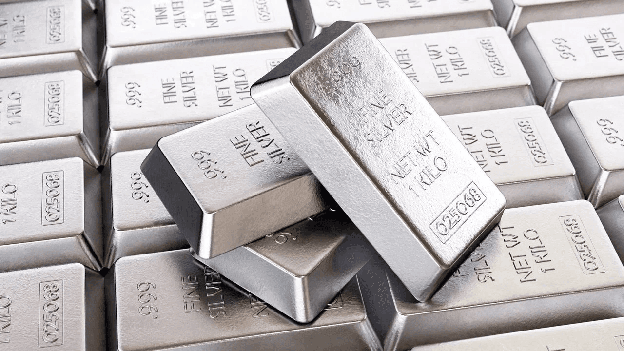 Gümüşte arz açığı büyürken fiyatlar geri çekiliyor