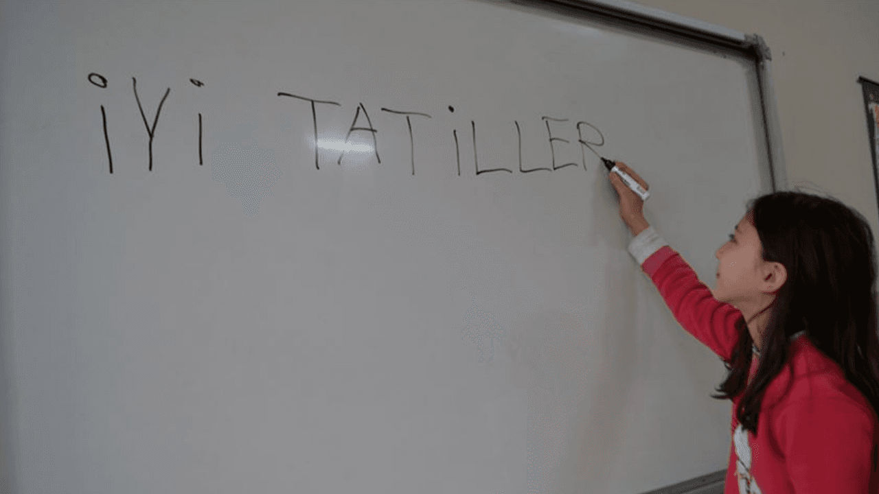 Bu sene okullar ne zaman kapanıyor? 2026 yaz tatili tarihi...