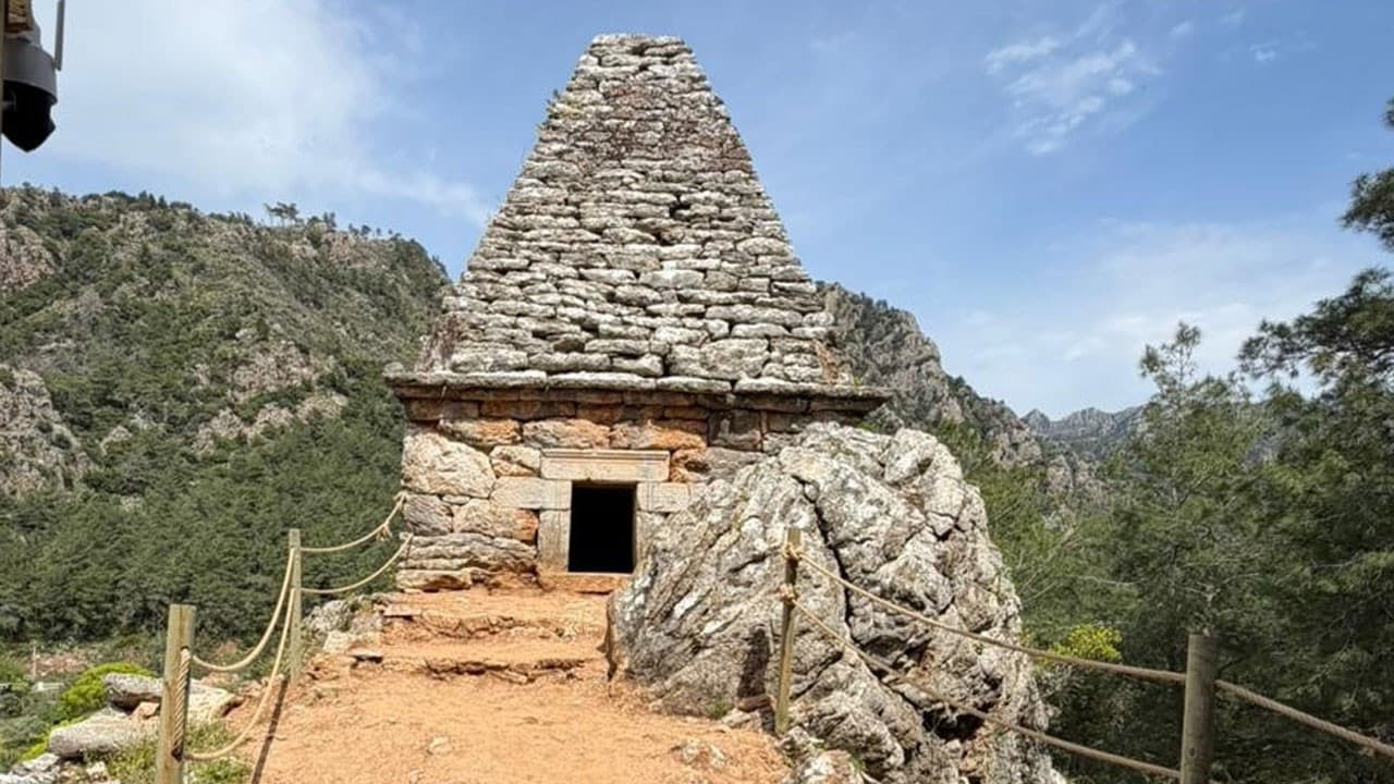 Türkiye’de tek örnek: Marmaris'teki piramit mezar ziyarete açıldı