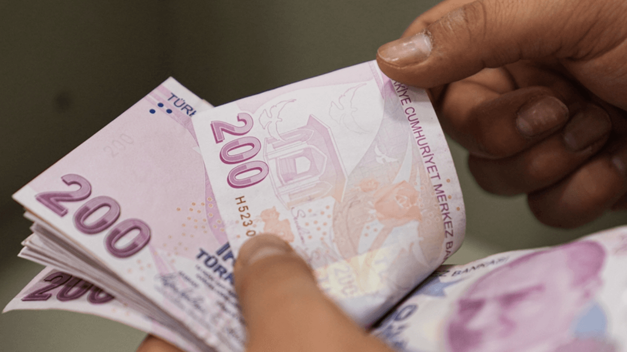 Emekli bayram ikramiyesi hesaplara yatma tarihi açıklandı